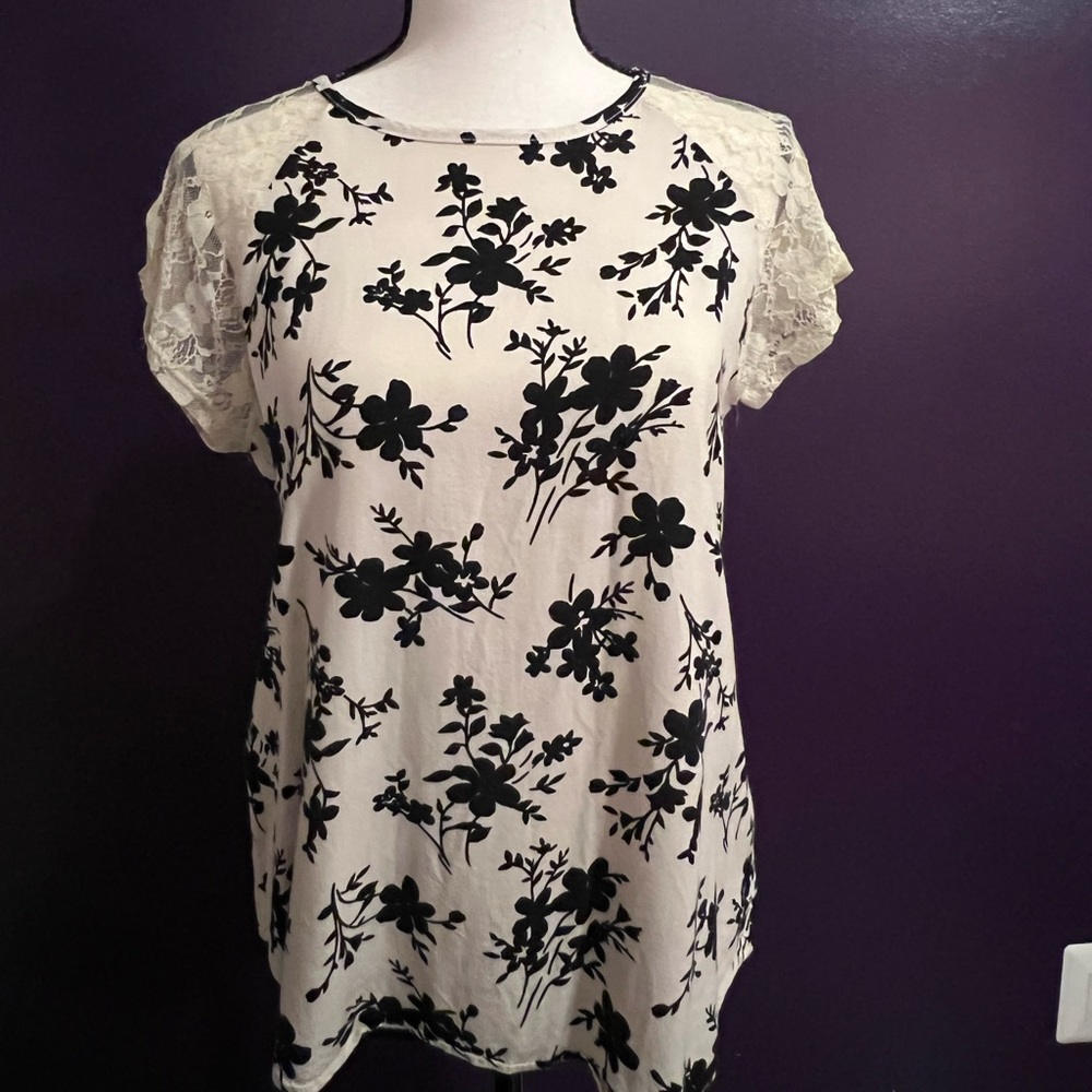 deLiA’s cherry blossom printed black and off-white top